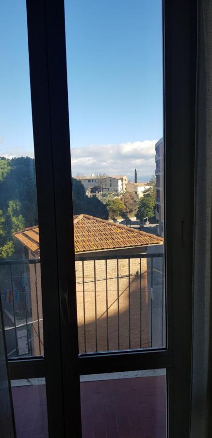 Vicino Di Centro E Universita Stanza Con Balcone Περούτζια Εξωτερικό φωτογραφία